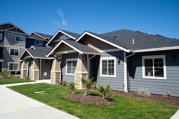 Smith Crossing apartments in Central Point, OR