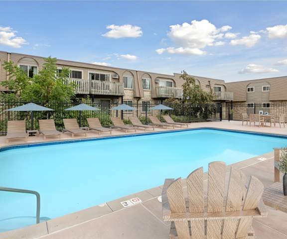 Cedarvale Highlands apartments in Eagan, MN
