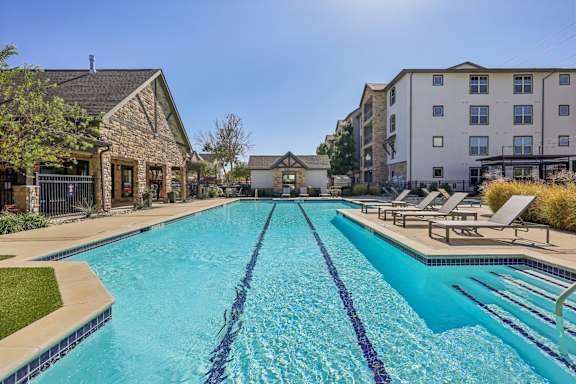 Vine + Vail Townhomes and Apartments apartments in Grapevine, TX