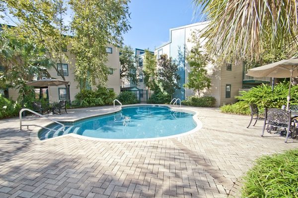 White Water Creek apartments in Metairie, LA