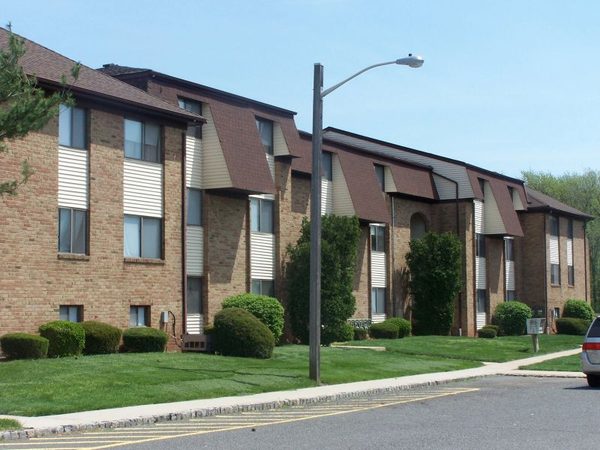 Rivendell at Edison apartments in Edison, NJ
