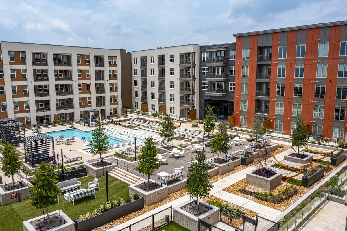 AMLI Branch Park apartments in Austin, TX