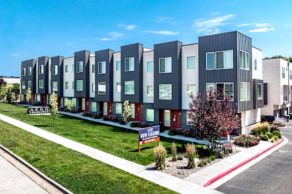 Aero Luxury Townhomes apartments in Layton, UT