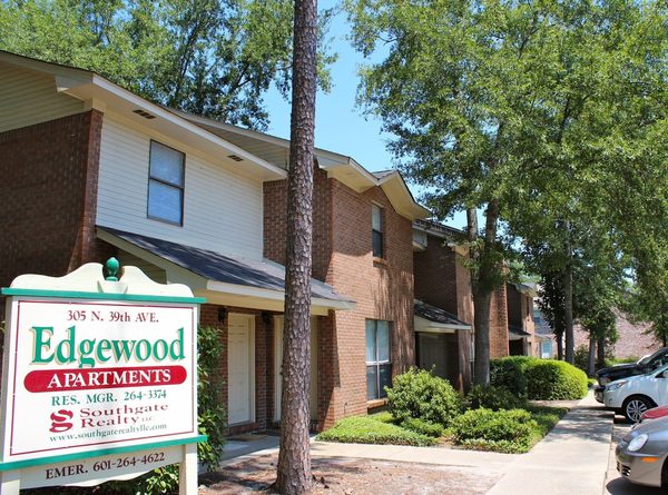Edgewood Townhomes apartments in Hattiesburg, MS