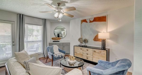 Fountain Wood apartments in Euless, TX
