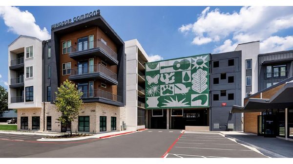Windsor Commons apartments in Austin, TX