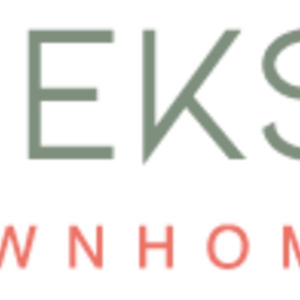 Creekside Townhomes apartments in Addison, TX