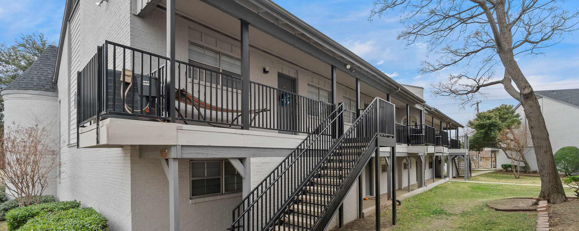 Royal Arms Apartments apartments in Addison, TX