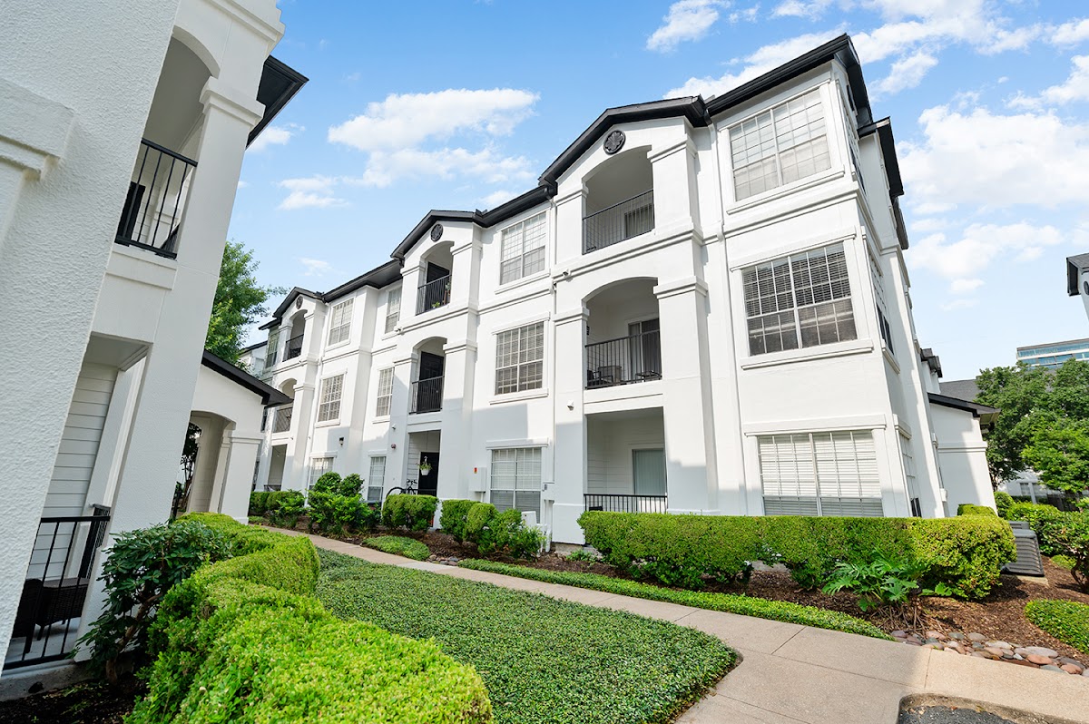 Cortland River Oaks apartments in Houston, TX