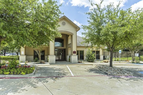 Windsong Apartments apartments in Arlington, TX