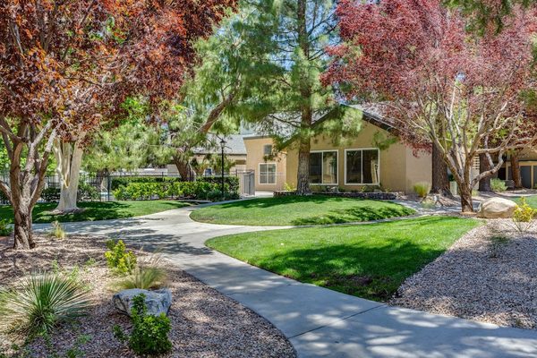 Mountain Vista apartments in Victorville, CA