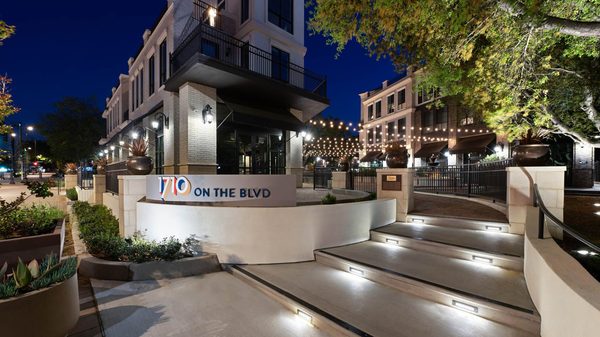1710 on the Boulevard apartments in Thousand Oaks, CA