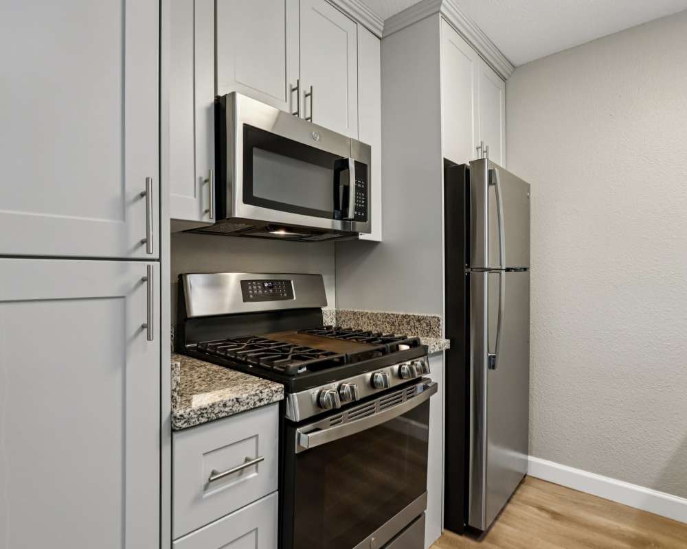 Creekside Gardens apartments in Vacaville, CA
