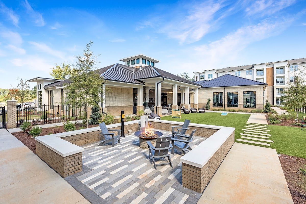 Bainbridge Cary apartments in Cary, NC