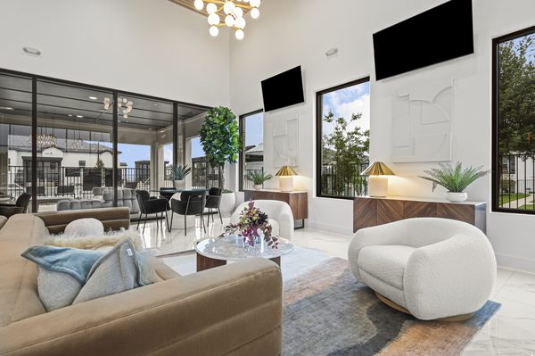 Luxe of Buda apartments in Buda, TX
