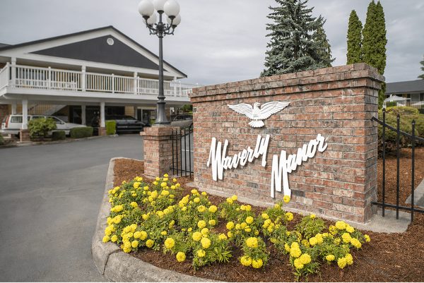 Waverly Manor apartments in Lakewood, WA