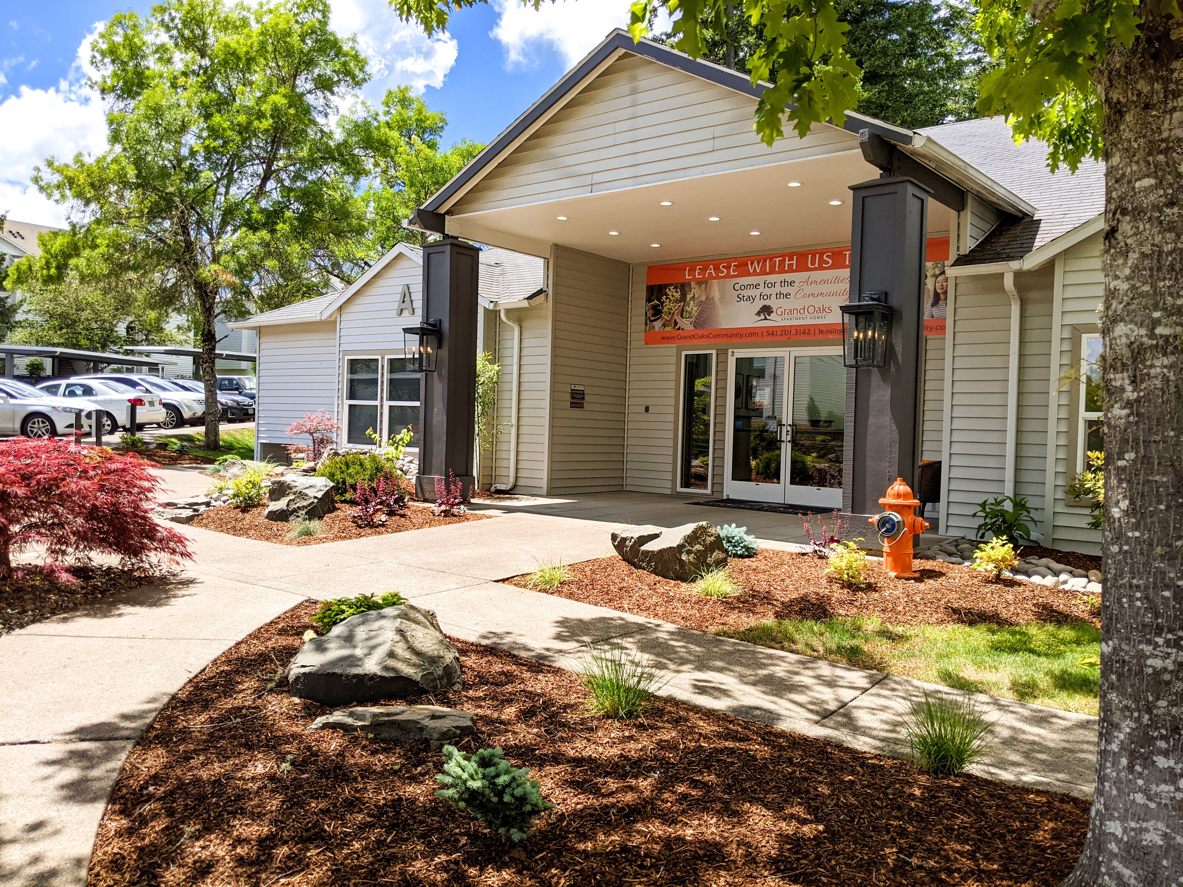 Grand Oaks apartments in Corvallis, OR