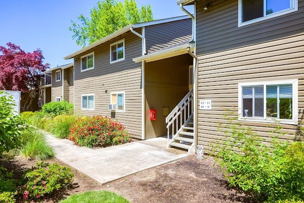 Chalet Apartment Homes apartments in Springfield, OR