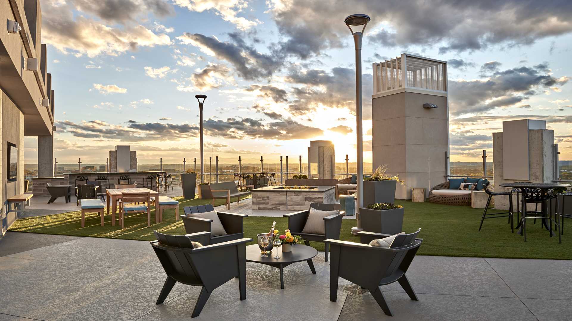 SkyHouse Nashville Apartments apartments in Nashville, TN