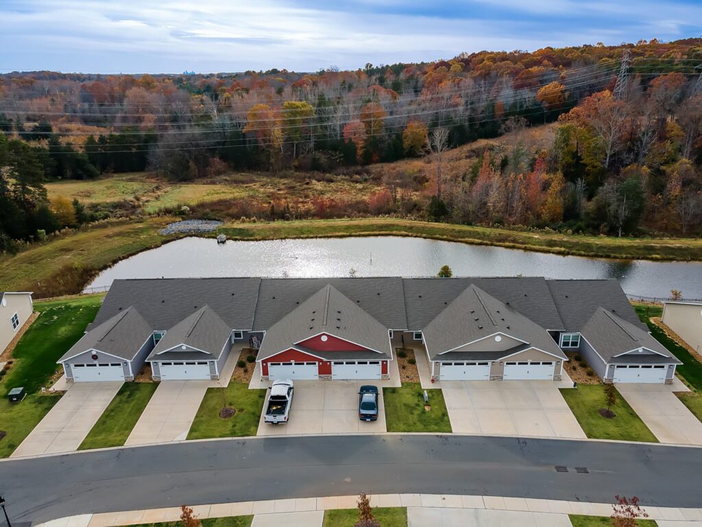 Redwood Kannapolis Parkway apartments in Kannapolis, NC