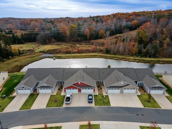 Redwood Kannapolis Parkway apartments in Kannapolis, NC