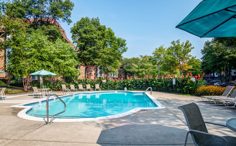 Weymouth Commons apartments in Weymouth, MA