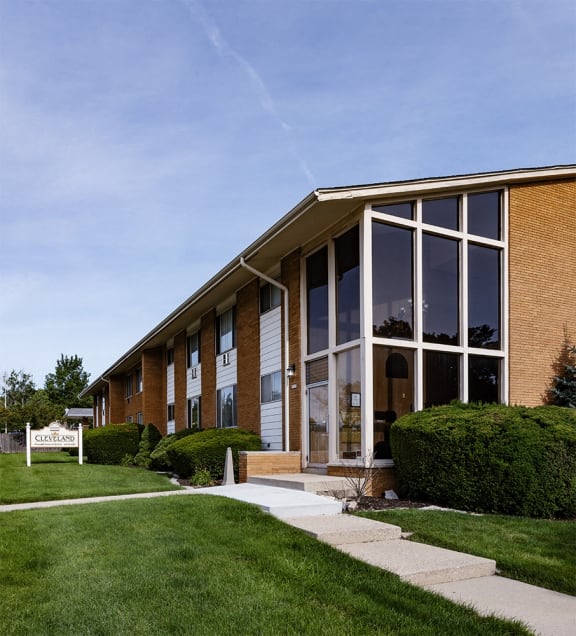 Cleveland Apartments apartments in West Allis, WI