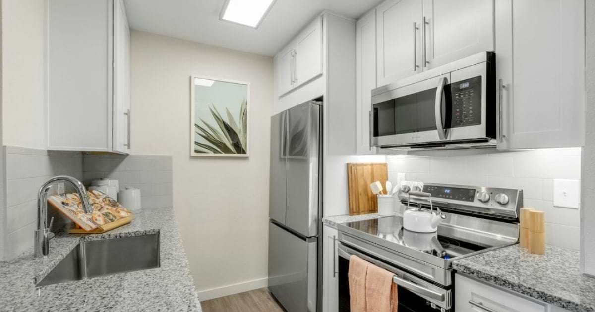 Cortland Sun River apartments in Tucson, AZ