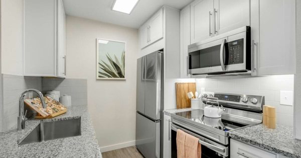 Cortland Sun River apartments in Tucson, AZ