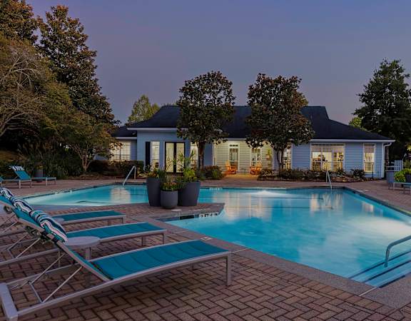 Evergreen Lenox Park apartments in Brookhaven, GA