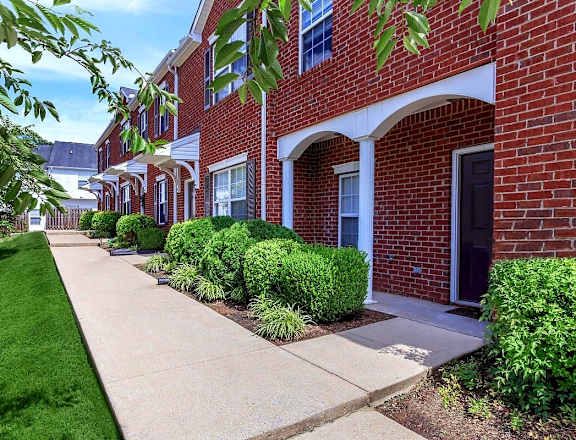 Chapman's Retreat Townhomes apartments in Spring Hill, TN