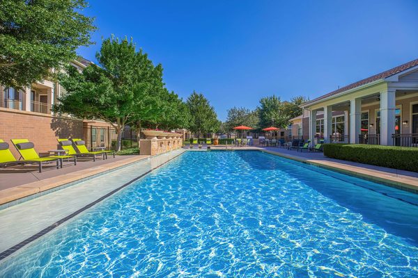 Encore Alsbury apartments in Burleson, TX