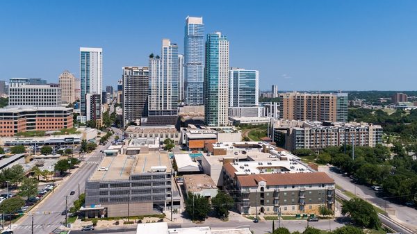 AMLI 300 apartments in Austin, TX