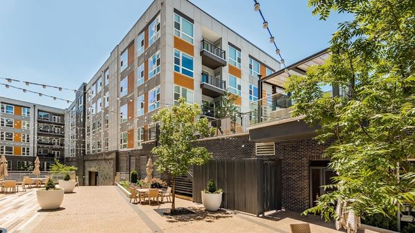 Uptown 550 apartments in Charlotte, NC