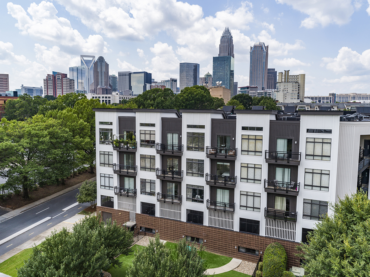 Alister Uptown apartments in Charlotte, NC