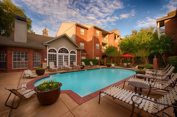 The Inverness apartments in Houston, TX
