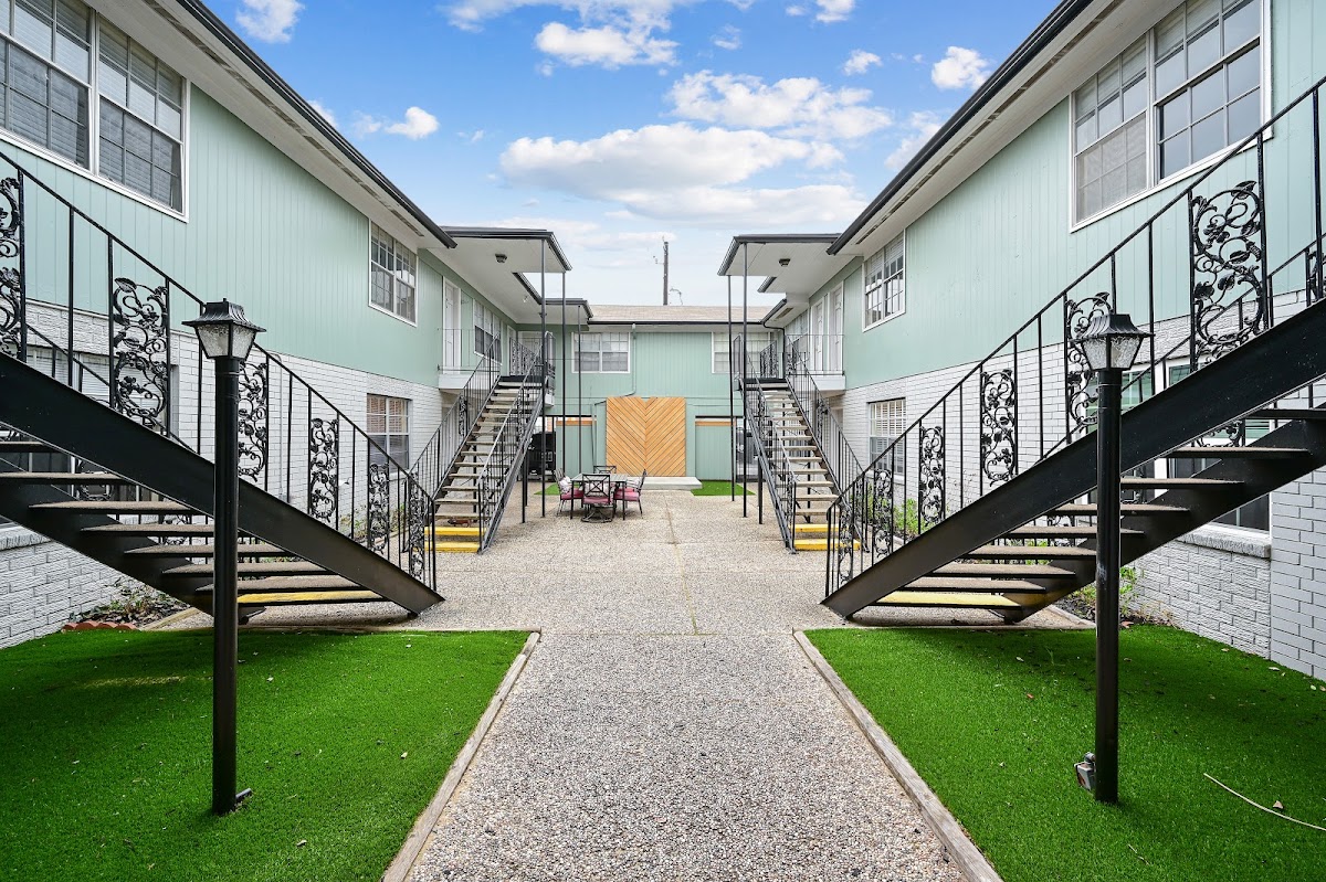 The Lauren in the Heights apartments in Houston, TX