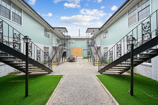 The Lauren in the Heights apartments in Houston, TX