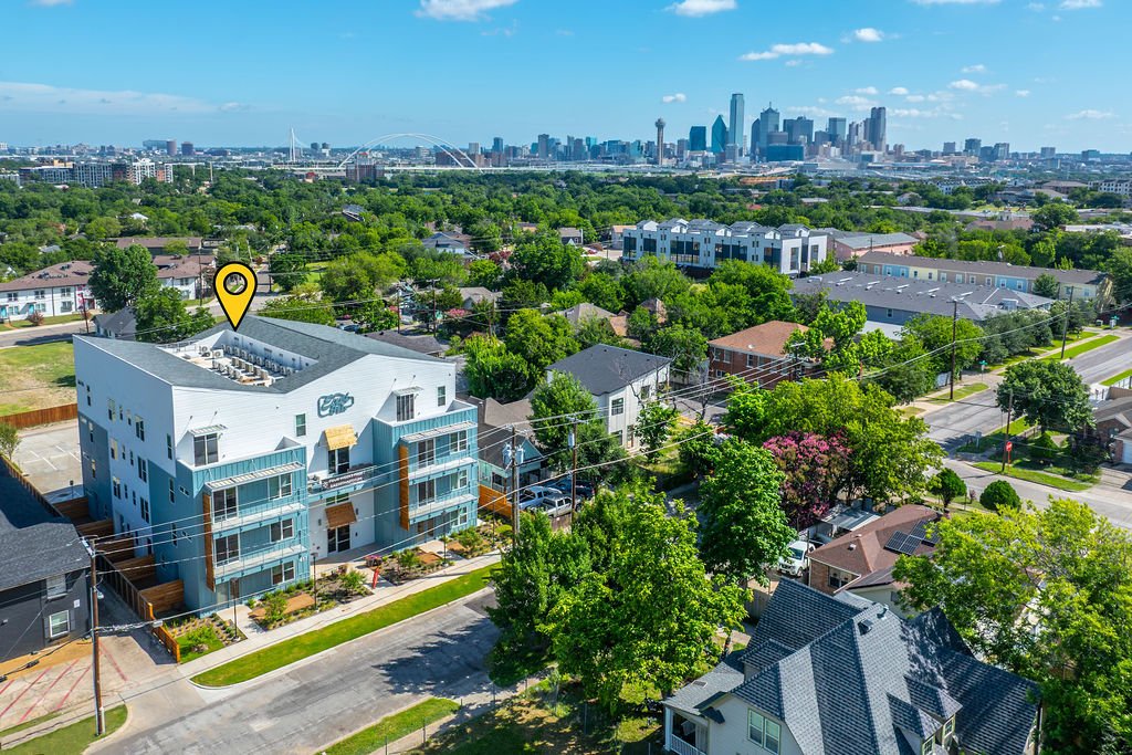 East 9th apartments in Dallas, TX