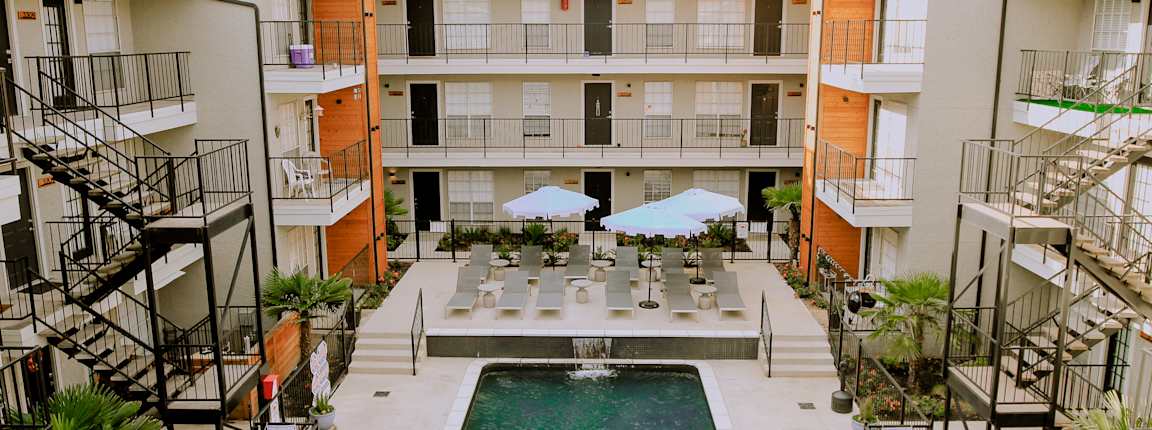 Bluffs at Lakewood apartments in Dallas, TX
