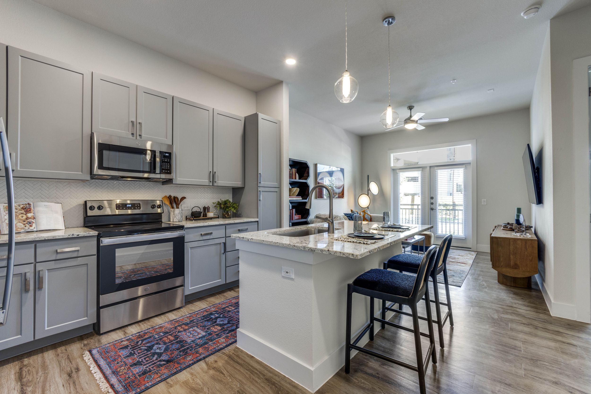 Lenox Oaks apartments in Houston, TX