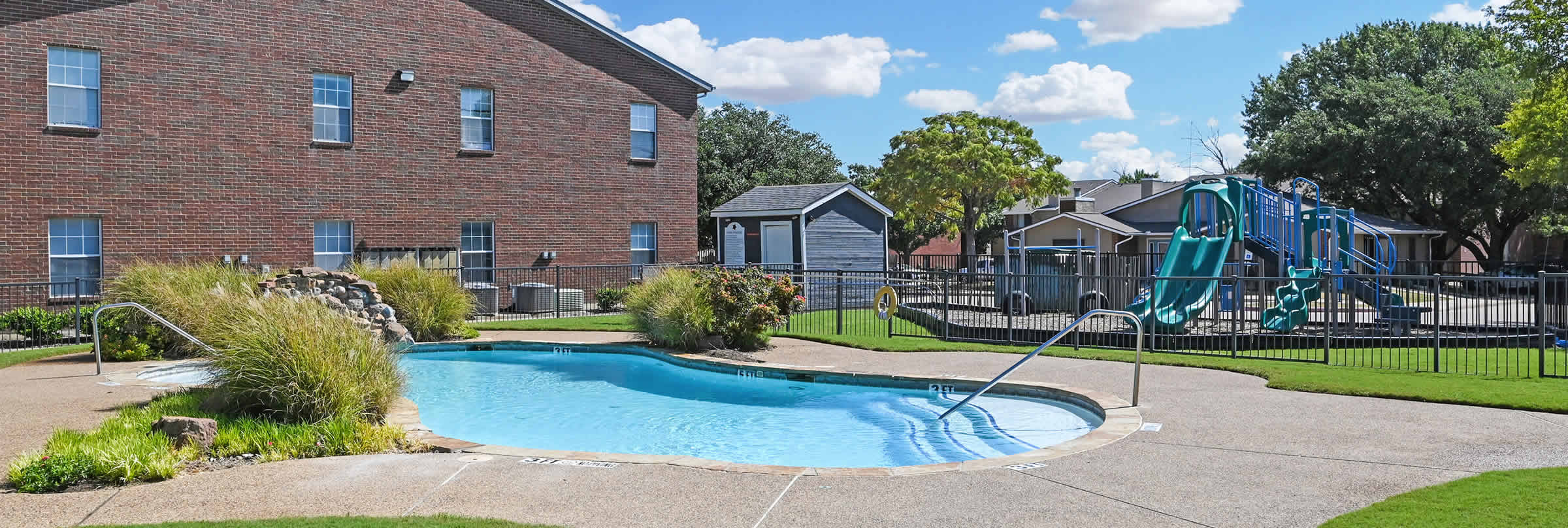 Meadow Parc Apartments apartments in Dallas, TX
