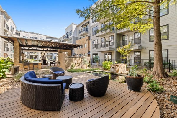 Debut SoCo apartments in Austin, TX