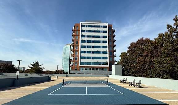 Sinclaire on Seminary apartments in Alexandria, VA