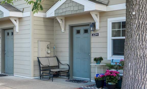 Cliff Hill Townhouses apartments in Burnsville, MN