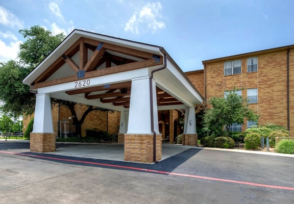 Silver Gardens Apartments apartments in Dallas, TX