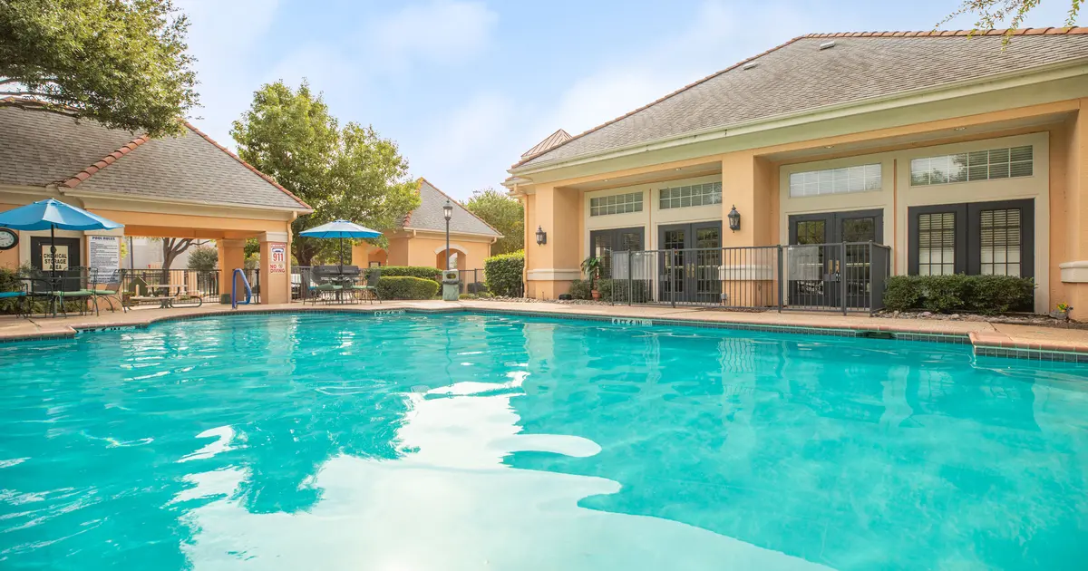 Tuscany at Goldmark apartments in Dallas, TX