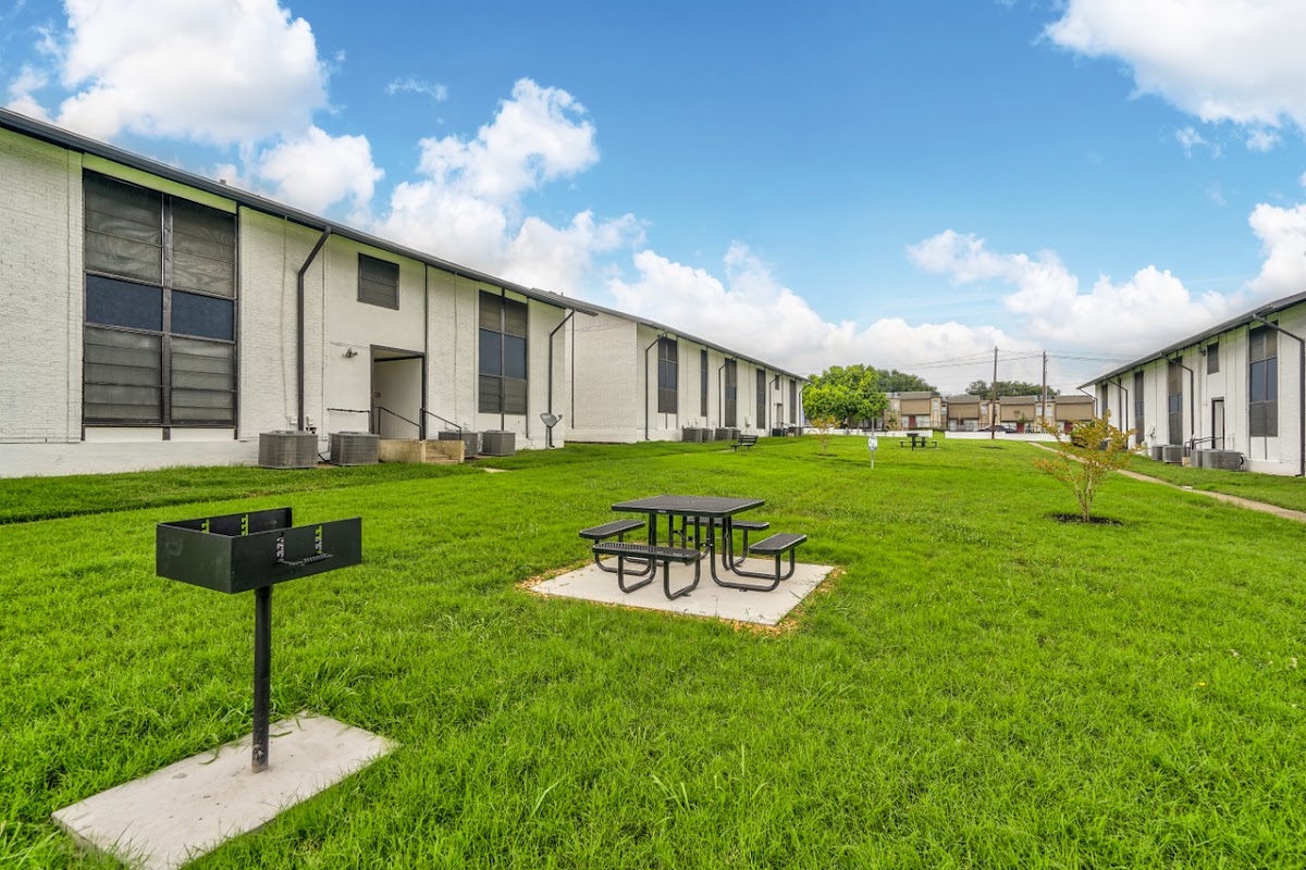 The Mirabel apartments in Grand Prairie, TX