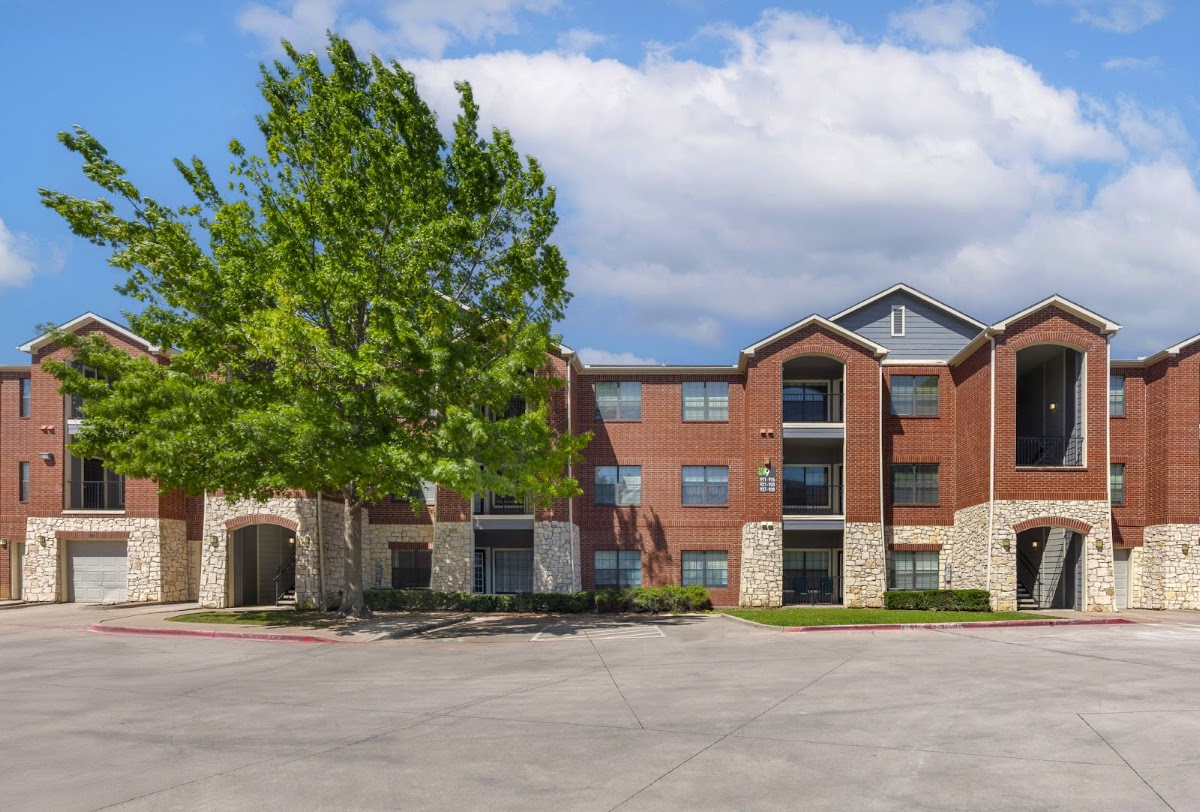 Homes of Mountain Creek Apartments apartments in Grand Prairie, TX