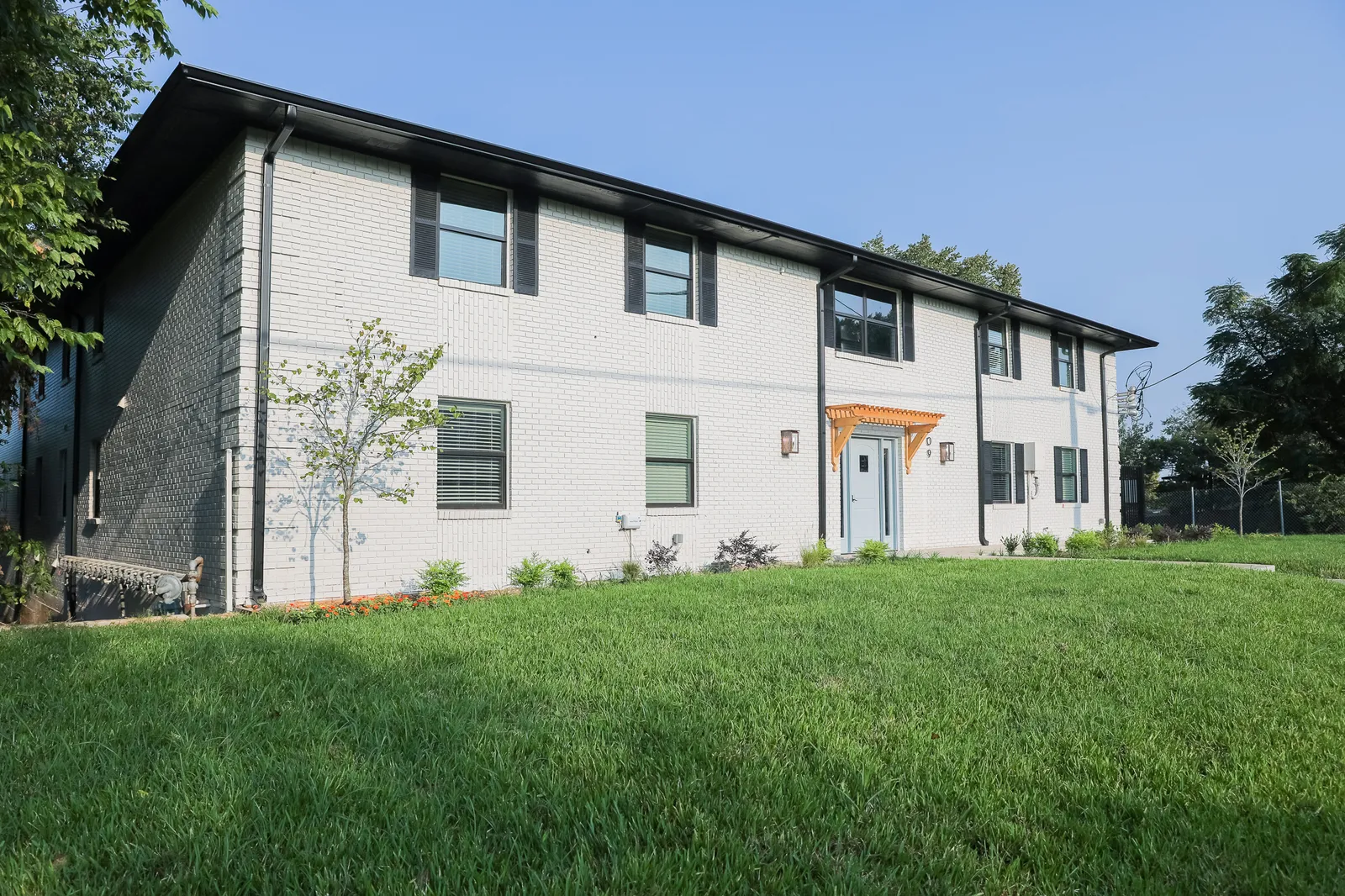 Inez at Bishop Ridge apartments in Dallas, TX